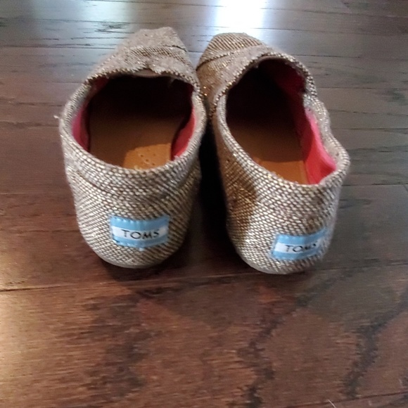 Shoes - Picture 3 of 4